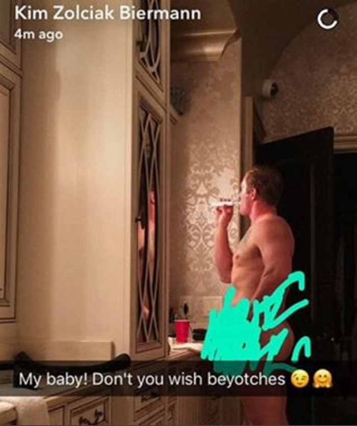 Kim Zolciak Posts Photo of Kroy Biermann Nekked